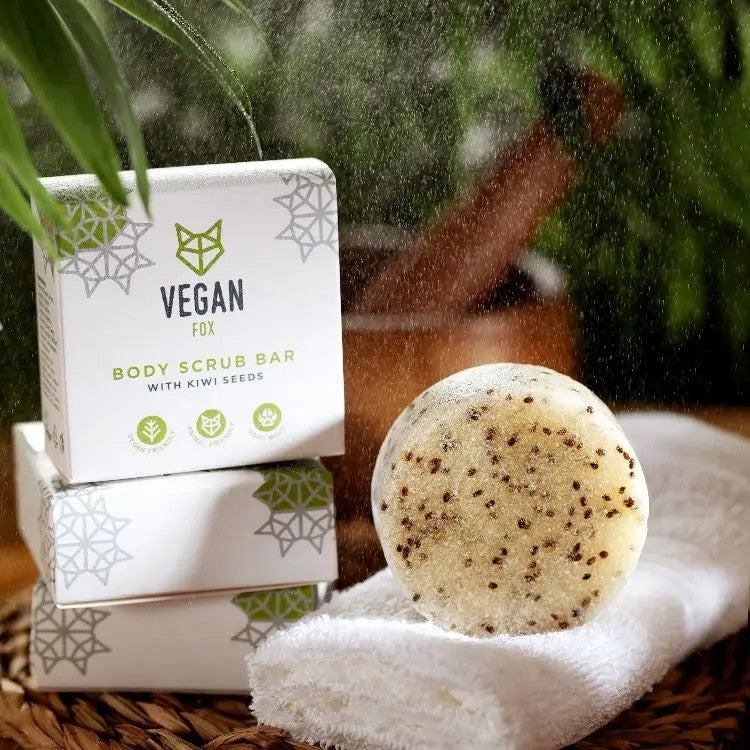 Body Scrub Bar With Kiwi Seeds — product texture and application