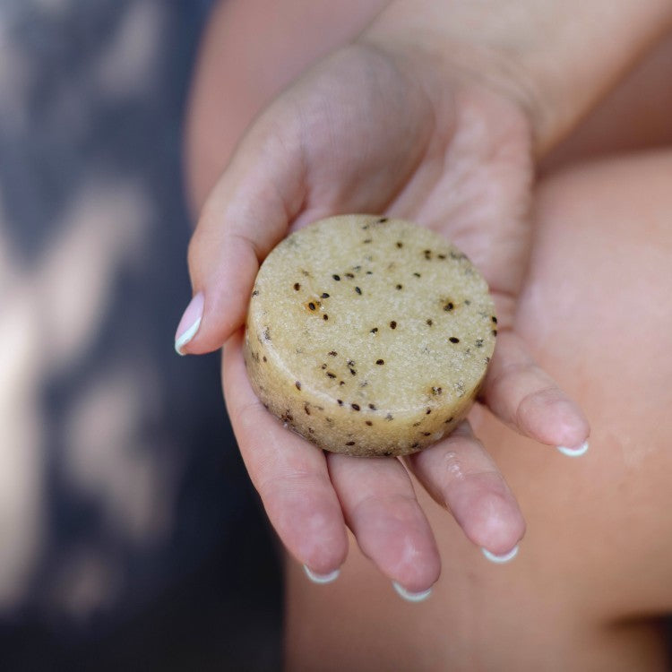 Body Scrub Bar With Kiwi Seeds — product packaging front detail
