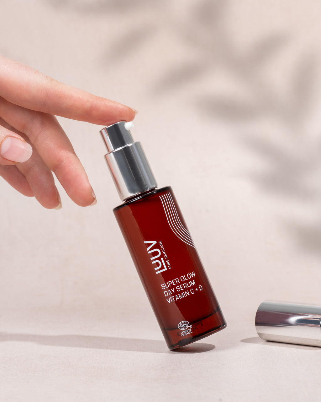 Super Glow Day Serum Vitamin C + D COSMOS — product texture and application