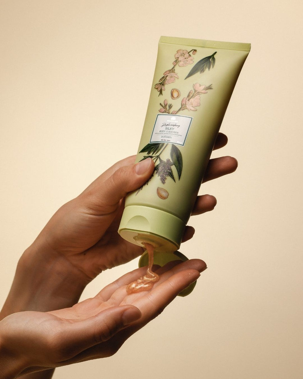 Magrada X Lauren: Moisturizing Shower Gel, 200ml