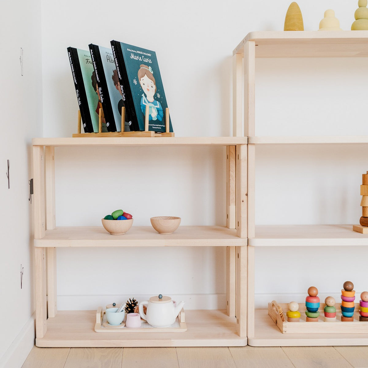 Mini-Montessori-Regal, 3 Ebenen