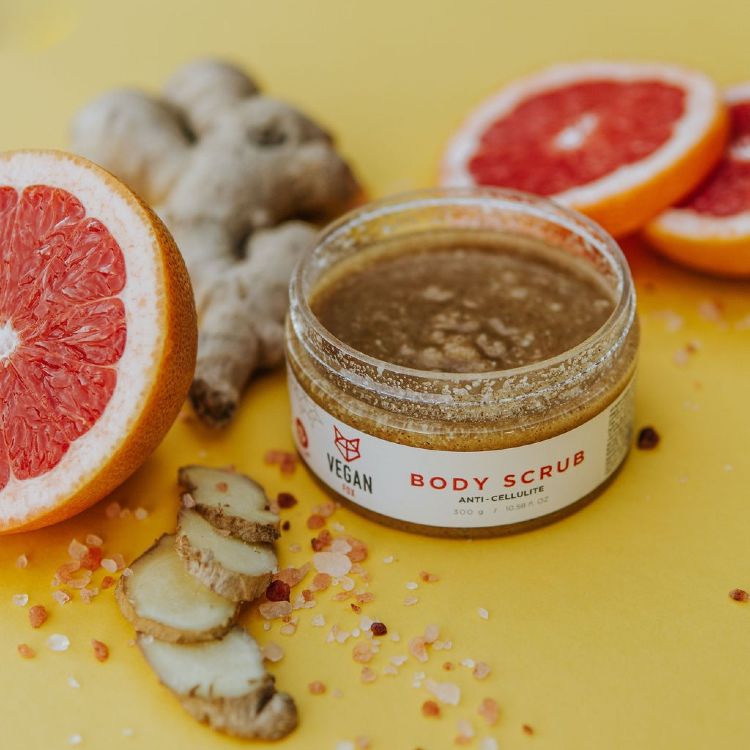 Anti-cellulite Body Scrub Ginger — product texture and application
