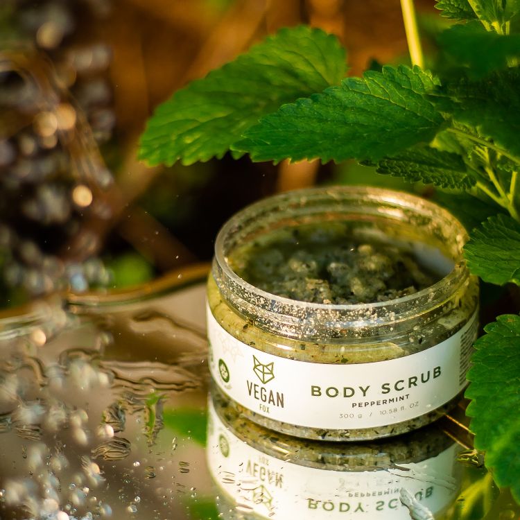 Peppermint Body Scrub — product texture and application