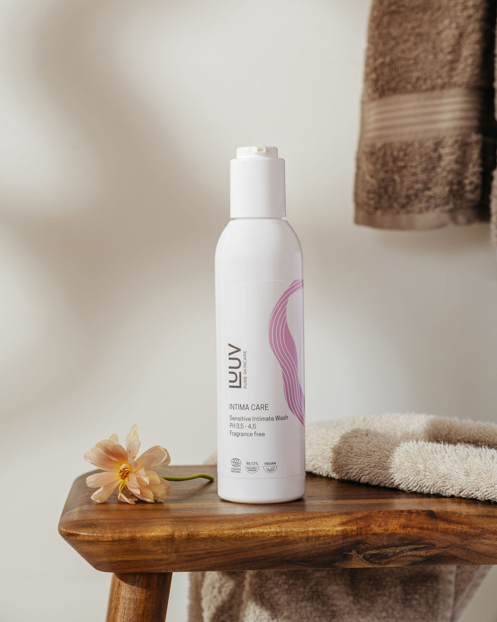 Sensitive Intimate Wash — ingredients and label detail