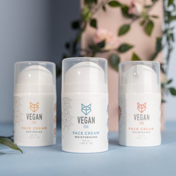 Anti-Age Face Cream — product texture and application