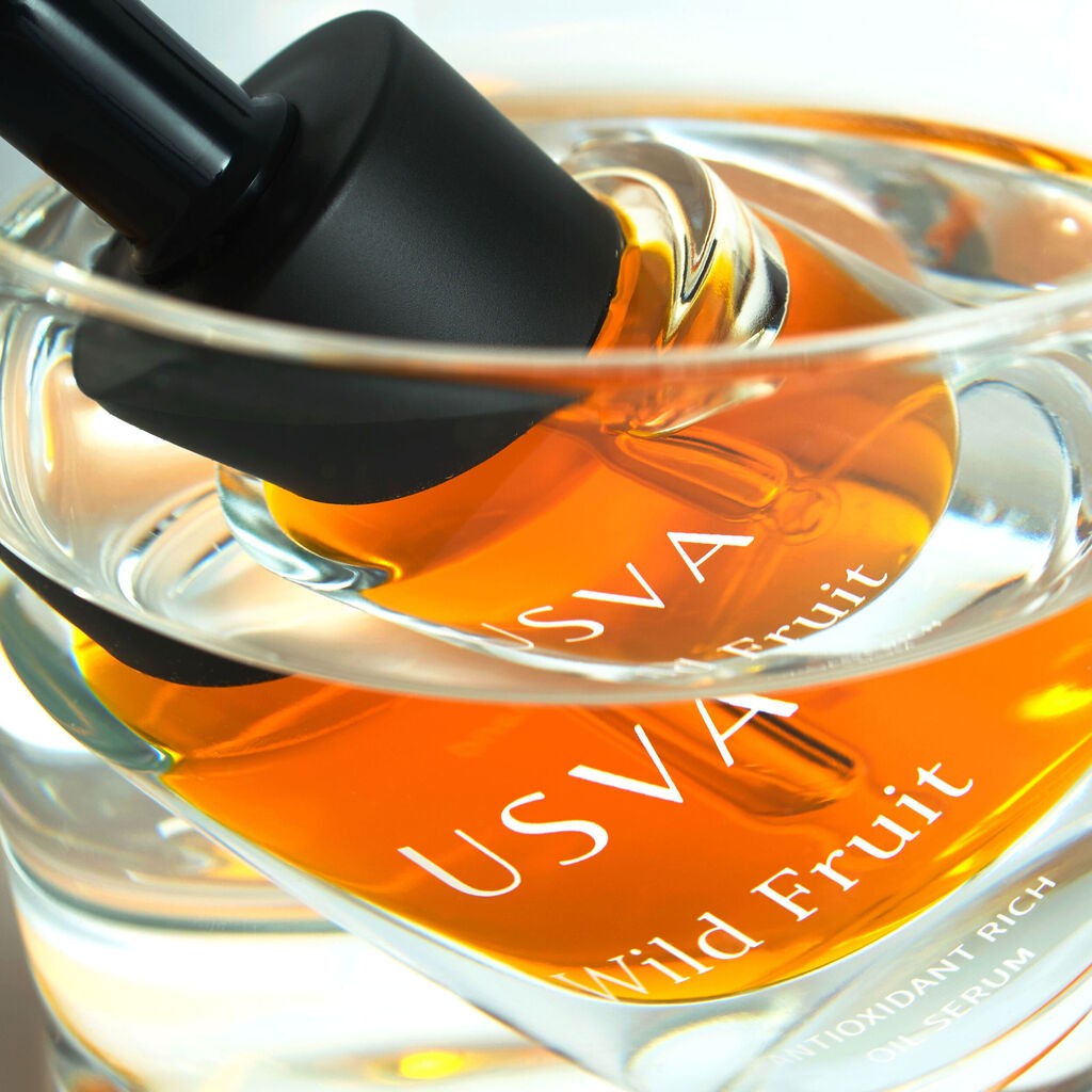 Wild Fruit Antioxidant Rich Oil Serum — main product view on white background